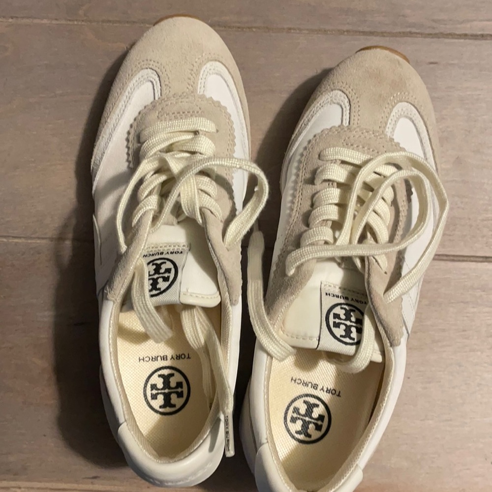 Tory Burch sneaker size 5.5